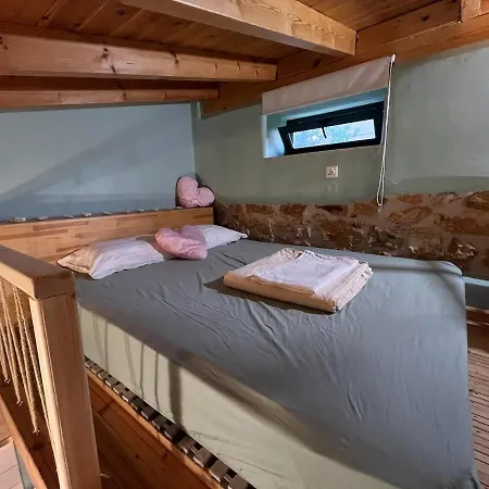 Maria's Peaceful Nest Будинок відпочинку Ханья (Крит)